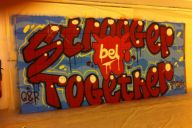 Spray en main, les participants s’expriment librement grâce à l’atelier graffiti de MadCityZen. | © MadCityZen